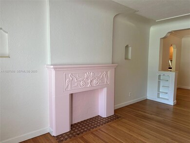 203 NE 86th St, El Portal, FL 33138 - photo 5