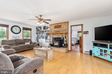 706 Cider Dr, Bunker Hill, WV 25413 - photo 4