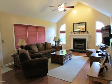 13 New Lake Dr, Drums, PA 18222 - photo 7