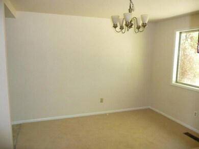 1515 Papago Dr, Medford, OR 97504 - photo 4