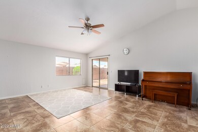 766 W Oxford Ln, Gilbert, AZ 85233 - photo 2