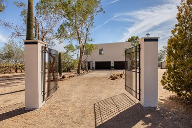 7747 E Dale Lane-5