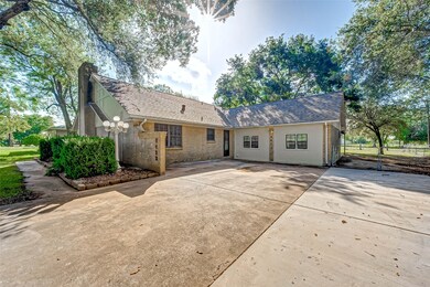 8423 Brinkmeyer Rd, Needville, TX 77461 - photo 2