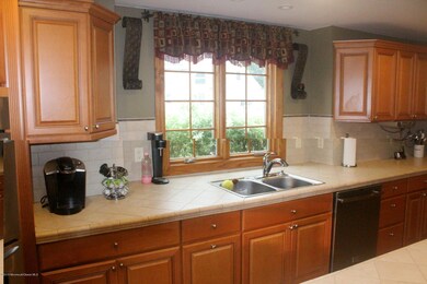 39 Weldon Rd, Matawan, NJ 07747 - photo 6