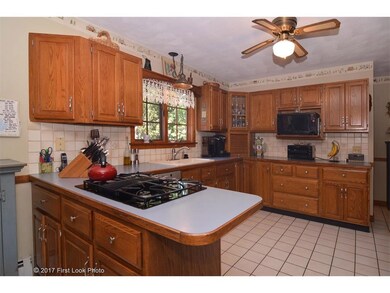 71 Maple Ln, Bristol, RI 02809 - photo 7