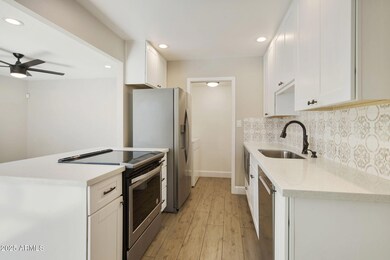 2702 N 60th St, Scottsdale, AZ 85257 - photo 7