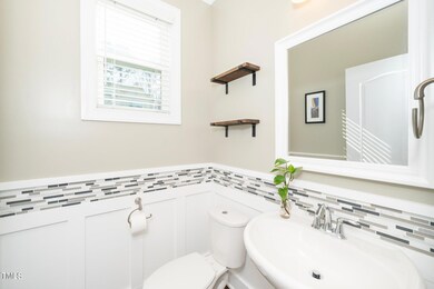 6-web-or-mls-2901 Macbeth Ln (2 of 31) c