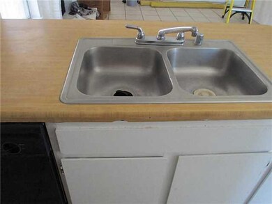 10532 Shannon Place unit C, El Paso, TX 79925 - photo 5