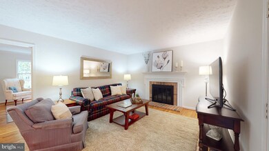12028 Lake Newport Rd, Reston, VA 20194 - photo 7
