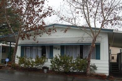 328 Beechwood Dr unit A, Grants Pass, OR 97526 - photo 2