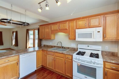 1222 Ellis Blvd NW, Cedar Rapids, IA 52405 - photo 7