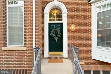 9986 Cyrandall Dr, Oakton, VA 22124 - photo 3