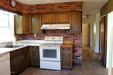 121 Outlet Rd, Dallas, PA 18612 - photo 5