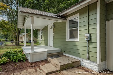 1231 Calgary St NE, Grand Rapids, MI 49505 - photo 2