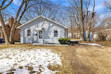 2518 53rd St, Des Moines, IA 50310 - photo 3