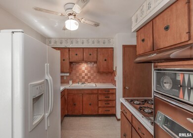 2311 W Rusholme St, Davenport, IA 52804 - photo 7