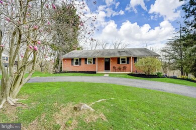 810 Mountainview Ave, Schwenksville, PA 19473 - photo 4