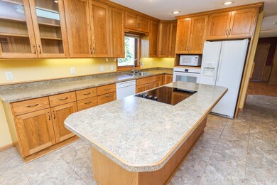 1212 Lakeside Dr, Alexandria, MN 56308 - photo 6
