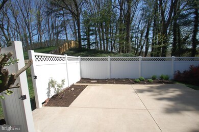 909 N Ashton St, Alexandria, VA 22312 - photo 4