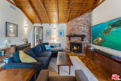 5500 Colbath Ave, Sherman Oaks, CA 91401 - photo 2