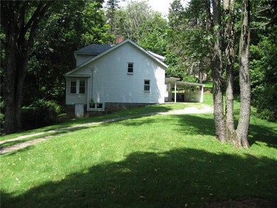 Plenty of yard space for all of your outdoor activ