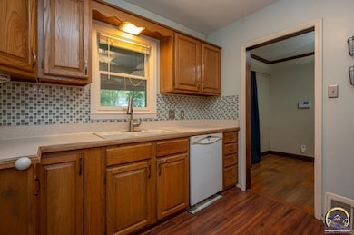 1150 SW Collins Ave, Topeka, KS 66604 - photo 7