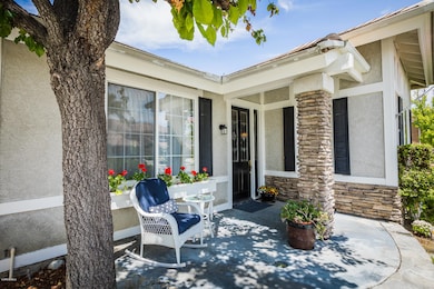 23267 Sherwood Place, Valencia, CA 91354 - photo 4