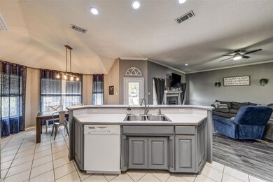 251 Mockingbird Ln, Decatur, TX 76234 - photo 6