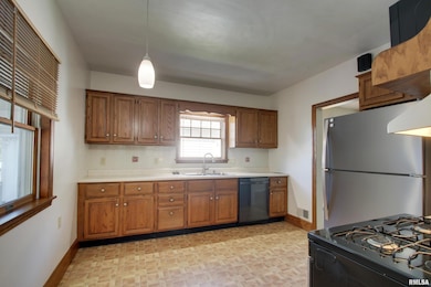 1512 Locust St, Quincy, IL 62301 - photo 5