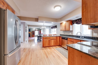 64 Hillcrest Cir, Westfield, MA 01085 - photo 4