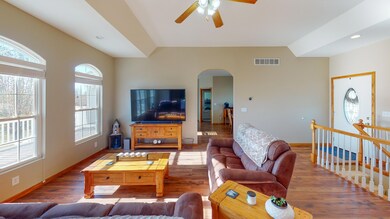 11351-N-Old-Number-7-Columbia-Mo-Living-