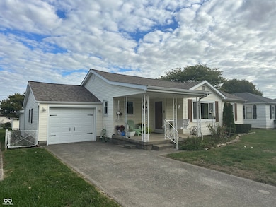 312 W 2nd St, Greensburg, IN 47240 - photo 3