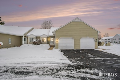 2843 Parkside Dr unit 14, Jenison, MI 49428 - photo 2