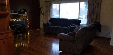 2372 E McAndrews Rd, Medford, OR 97504 - photo 3