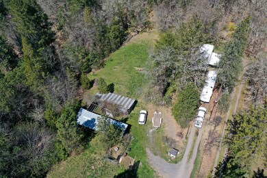 200 Opal Ln, Grants Pass, OR 97526 - photo 2