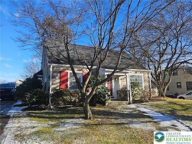 2218 Center St, Bethlehem, PA 18017 - photo 4