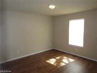 1544 E 29th St, Lorain, OH 44055 - photo 4