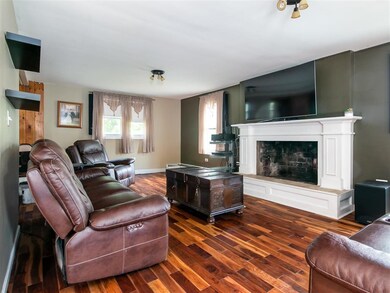 18 Hutchinson St, Nashua, NH 03064 - photo 5