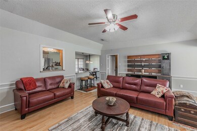 5806 Crestwood Cir E, North Richland Hills, TX 76180 - photo 7