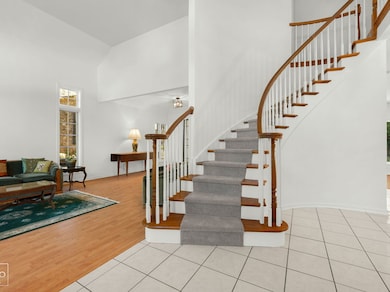 9S211 Graceland St, Downers Grove, IL 60516 - photo 2