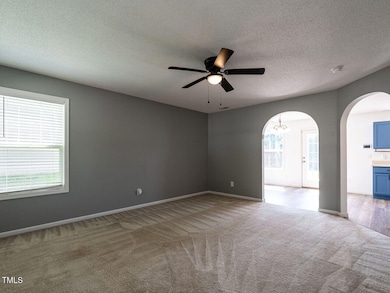 004-1280x960-family-room