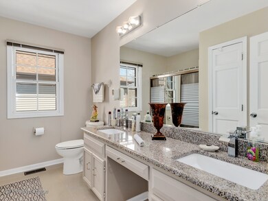 824 Lyndhurst Ct, Naperville, IL 60563 - photo 4