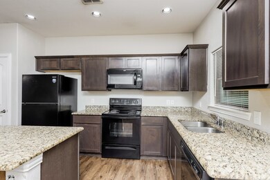 1006 Hoylake Ct, Ennis, TX 75119 - photo 4