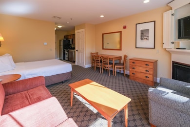 212 QIII Jackson Gore Inn unit 212 QIII, Ludlow, VT 05149 - photo 2