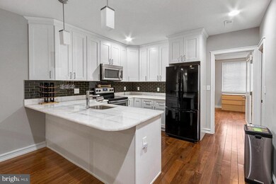 1323 N 7th St unit 2, Philadelphia, PA 19122 - photo 4