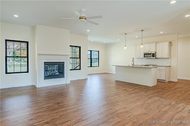 18 Lady Bug Ln, Camdenton, MO 65020 - photo 2