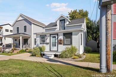 3-web-or-mls-312 N 2nd St, Grand Haven-3