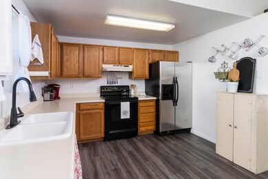 3243 SW Pumice Av_0012 copy