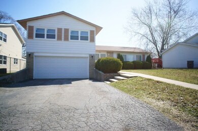 17813 Grandview Dr, Hazel Crest, IL 60429 - photo 2