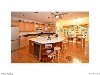 11303 Whistlewood Ct, Midlothian, VA 23113 - photo 4